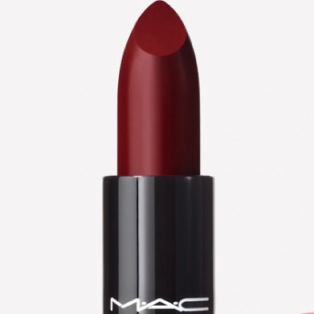 MAC Matte Lipstick Magic Charmer